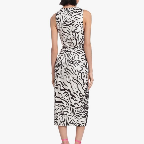 NWOT Donna Morgan Black and Ivory Print Silky Wrap Dress - 4/6 - Picture 2 of 9
